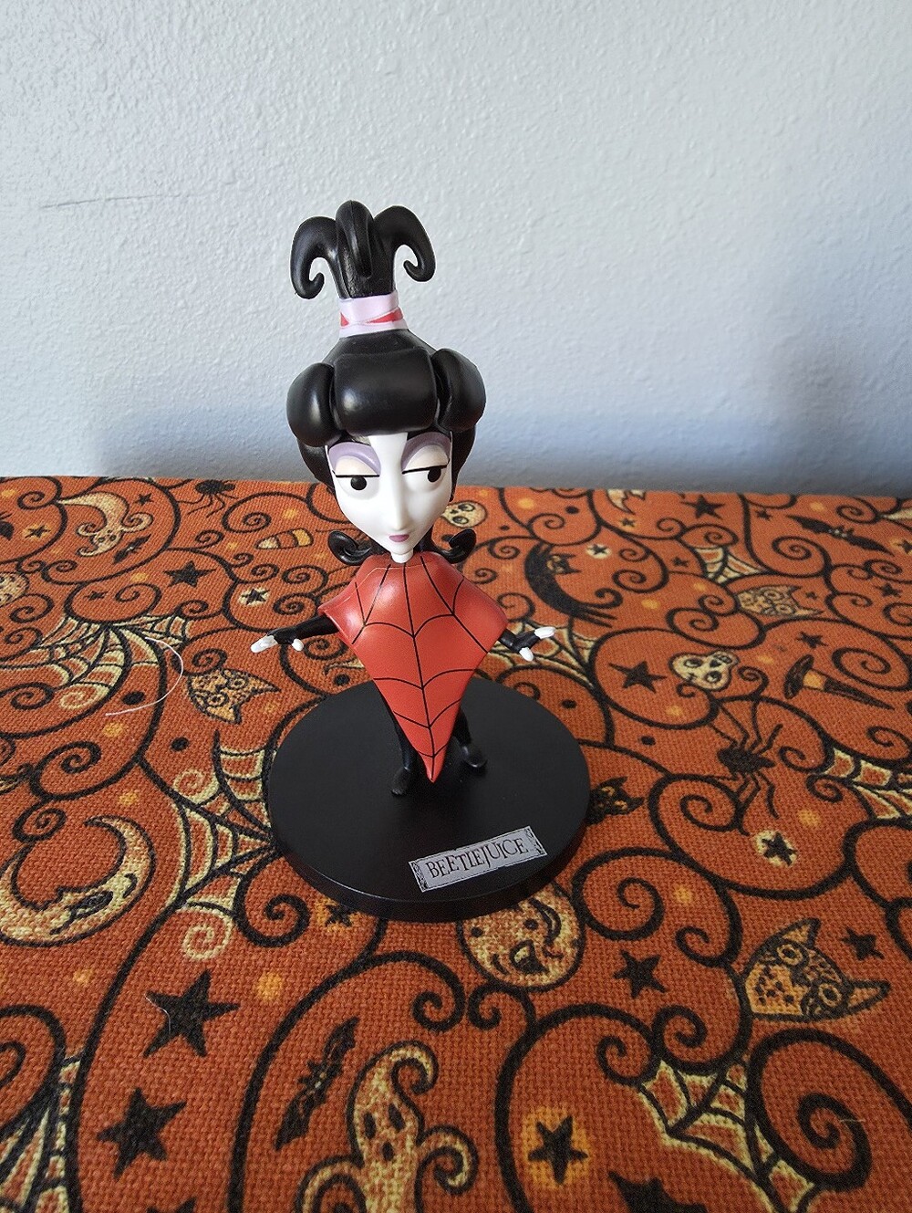 BEETLEJUICE LYDIA Collectible Vinyl Figure Culturefly Tim Burton